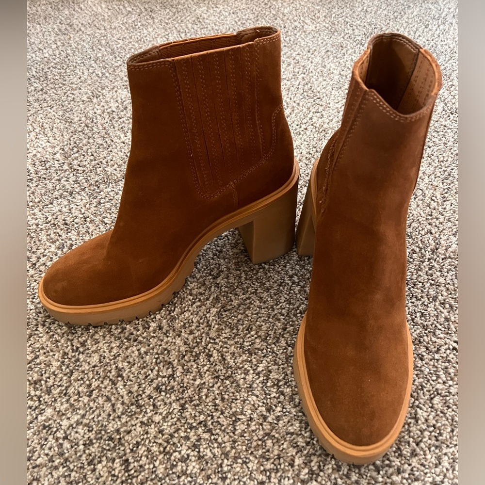 Woman’s Dolce Vita Caster H20 Boots size 10